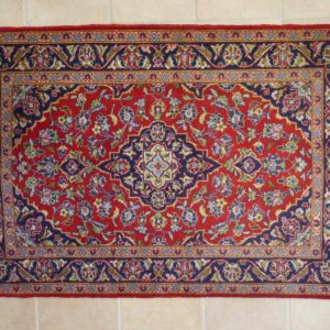 piccolo tappeto Keshan rosso