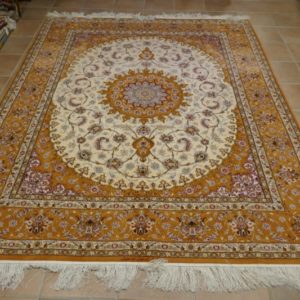 tappeto Isfahan da sala arancio avorio