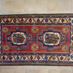 tappeto bakhtiari gol farang con due madaglioni a fiori