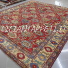 grande tappeto quadrato kazak molto decorativo a fiori stilizzati grandi senza il medaglione fondo rosso quasi quadrato 326x280 cm