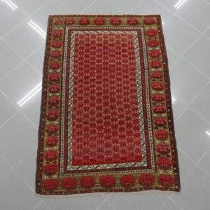 piccolo tappeto antico caucaso