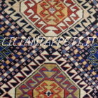 Tappeto caucasico Mogan di vecchia manifattura, lana su lana e annodato a mano con medaglioni geometrici tradizionali. Dimensioni 260x132 cm. Autentico tappeto caucasico decorativo.