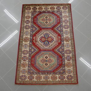 piccolo tappeto kazak rosso