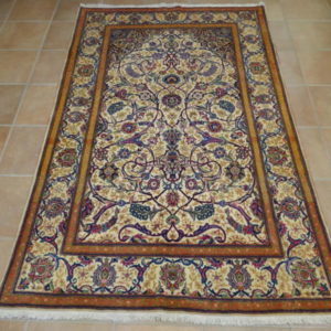 elegante tappeto keshan preghiera da salotto