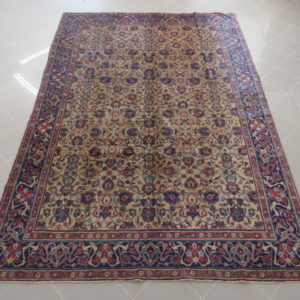 elegante tappeto antico tabriz senza il medaglione fondo chiaro