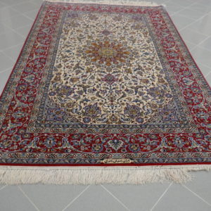 tappeto isfahan misto seta fondo avorio da sala