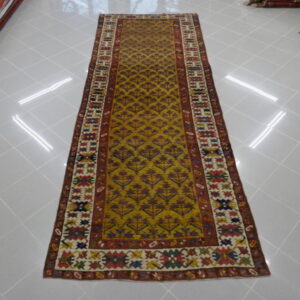 tappeto passatoia antica kazak fondo giallo