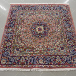 tappeto persiano kirman floreale quadrato piccolo