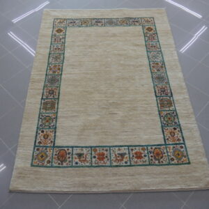 tappeto persiano gabbeh fondo avorio da salotto