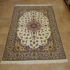tappeto persiano isfahan da salotto misto seta extrafine fondo avorio