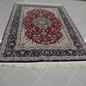tappeto persiano isfahan extrafine misto seta da salotto fondo rosso