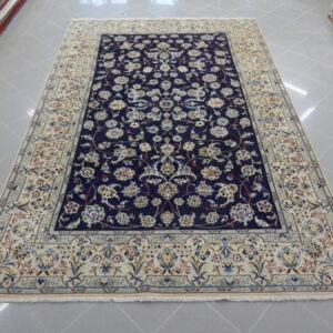 tappeto persiano nain 9fili molto elegante da salotto