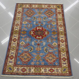 piccolo tappeto kazak color celeste