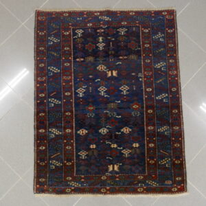 antico piccolo tappeto caucaso kuba fondo blu