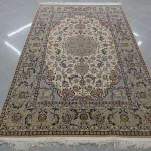 tappeto persiano isfahan extrafine misto seta da salotto colori chiari