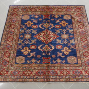 tappeto orientale kazak quadrato fondo blu