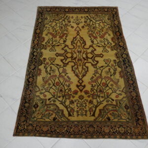 antico tappeto persiano saruk farahan fondo avorio disegno stilizzato ampio respiro da salotto