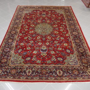 tappeto persiano saruk elegante fondo rosso da salotto