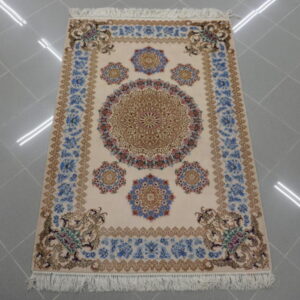tappeto persiano isfahan fondo chiaro da salotto