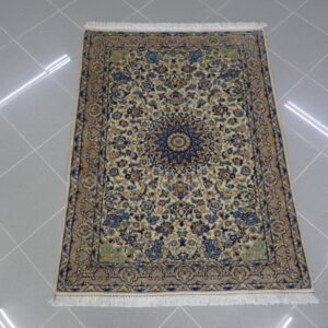piccolo tappeto persiano nain 6fili fondo avorio da salotto