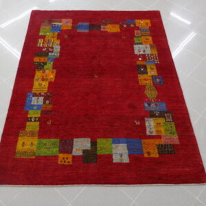 tappeto persiano gabbeh gashgai kashkuli moderno fondo rosso da salotto