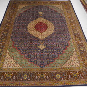 tappeto persiano tabriz molto elegante e colorato da salotto