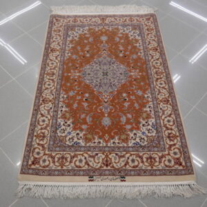 piccolo tappeto isfahan misto seta firmato color salmone avorio