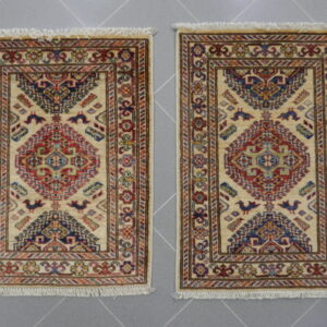 Scendiletti afghani orientali kazak color avorio disegno geometrico