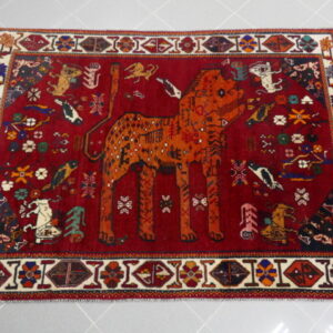 gabbeh gashgai kashkuli con grande leone stilizzato fondo rosso