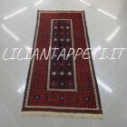antico tappeto baluci rosso blu con la bella larga bordura ed impianto minakhani sul fondo blu 205x95 cm