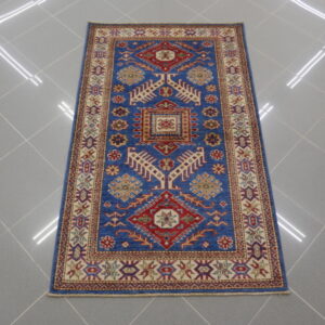 piccolo tappeto kazak color azzurro da salottino
