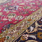 Tappeto persiano Tabriz 60 Raj extrafine antico fondo rosso con medaglione centrale e bordura blu annodato a mano 256x249 cm in lana e seta