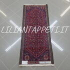 piccolo scendiletto persiano abadeh fondo rosso con il tipico motivo 147x65 cm